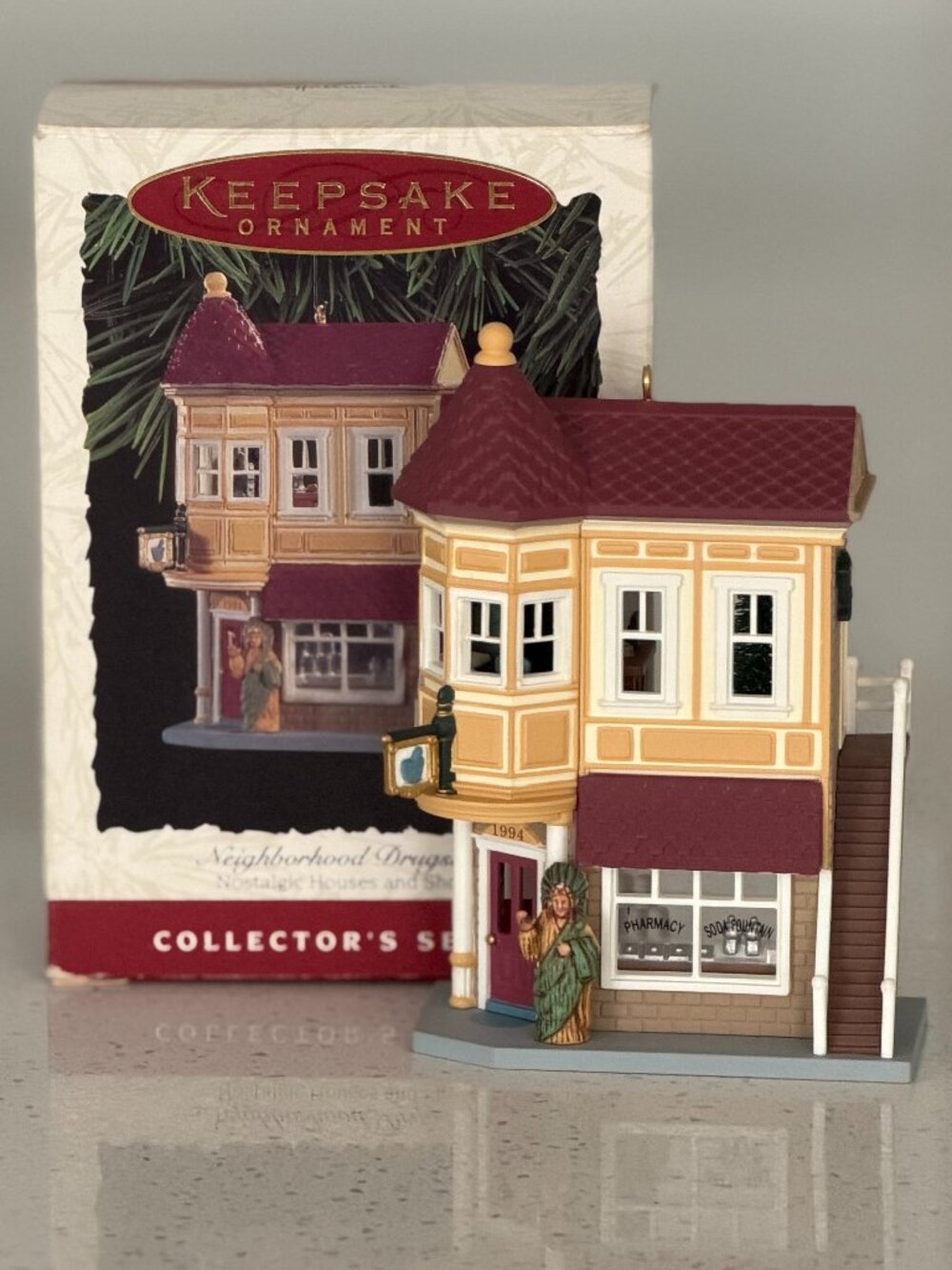 Hallmark Ornaments Nostalgic Houses and Shops Neighborhood Drugstore #11